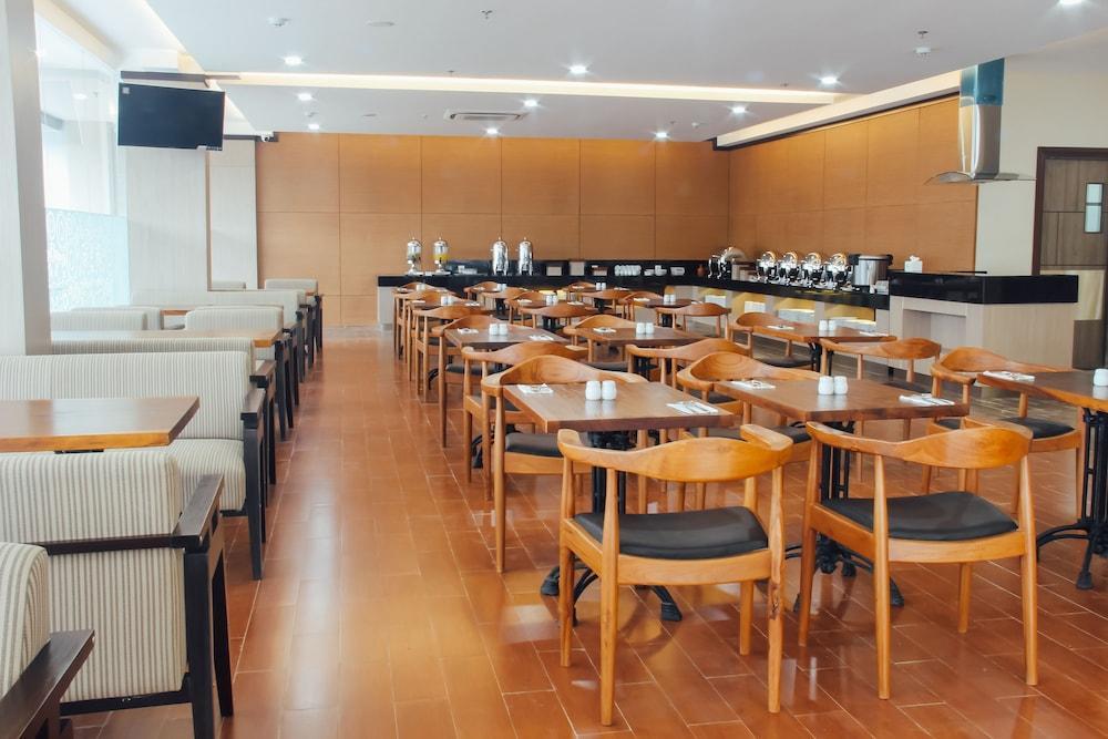 Terraz Tree Hotel Jakarta Exterior photo