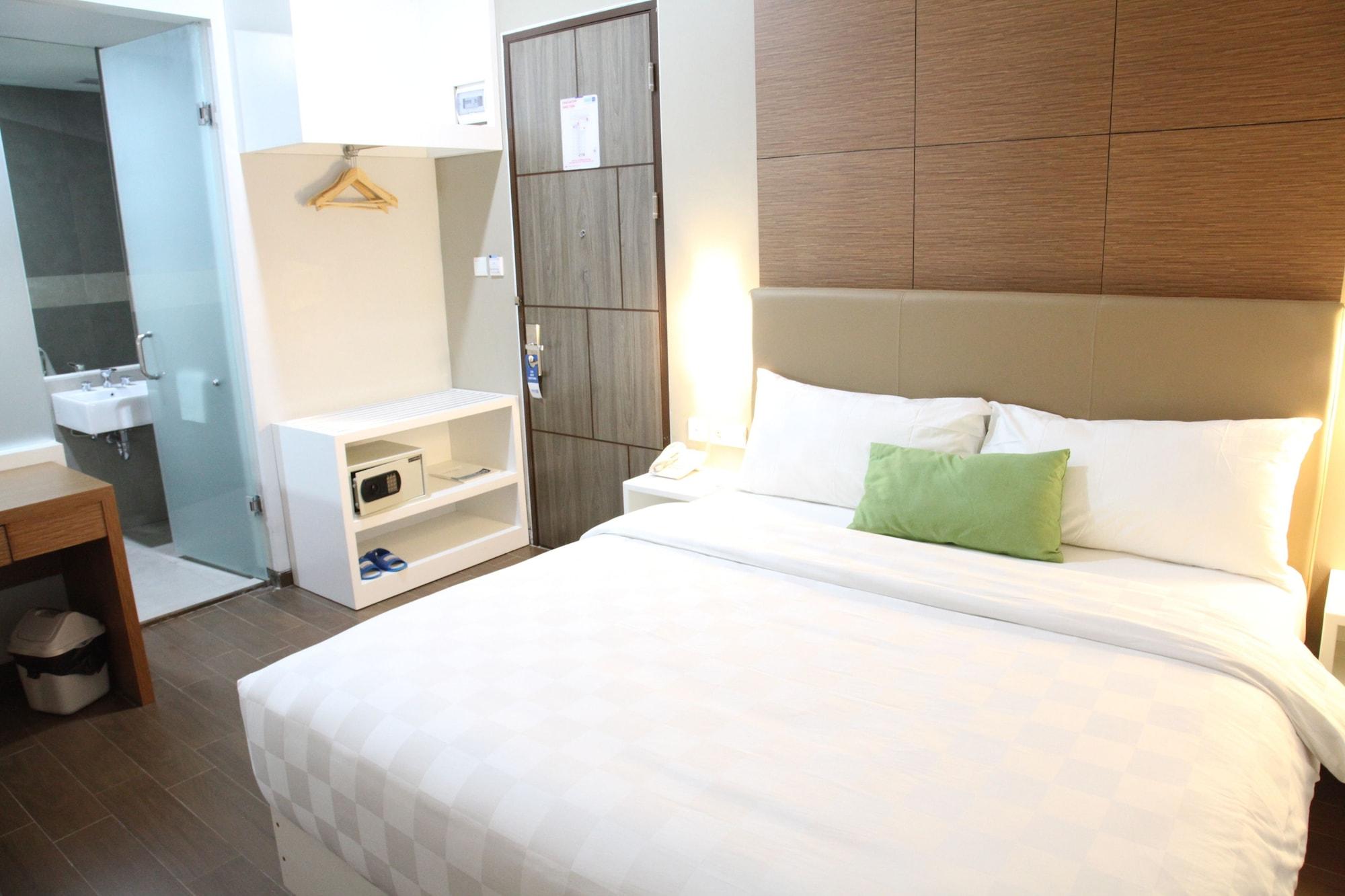 Terraz Tree Hotel Jakarta Exterior photo