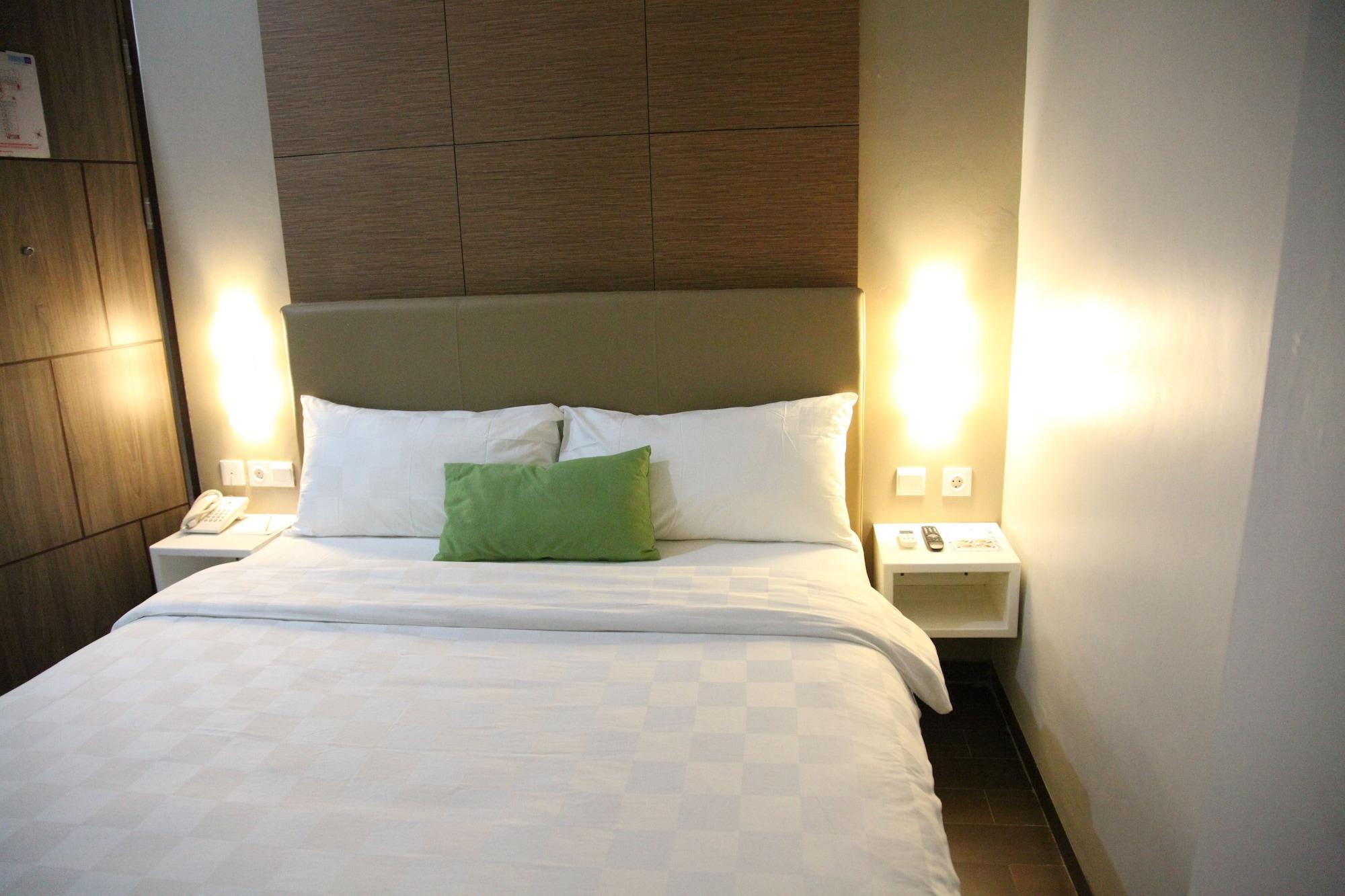 Terraz Tree Hotel Jakarta Exterior photo