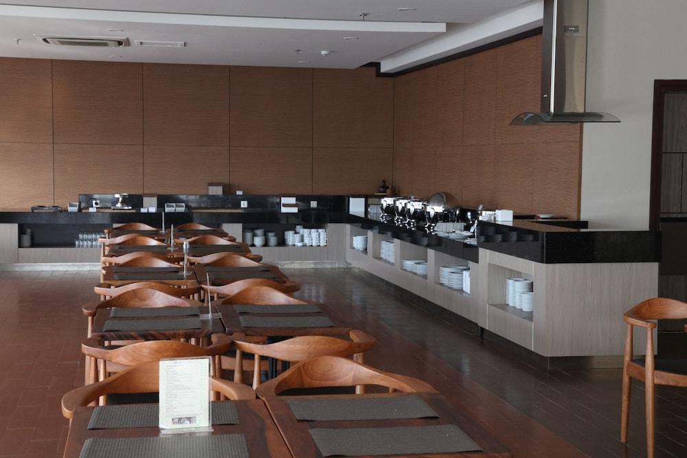 Terraz Tree Hotel Jakarta Exterior photo