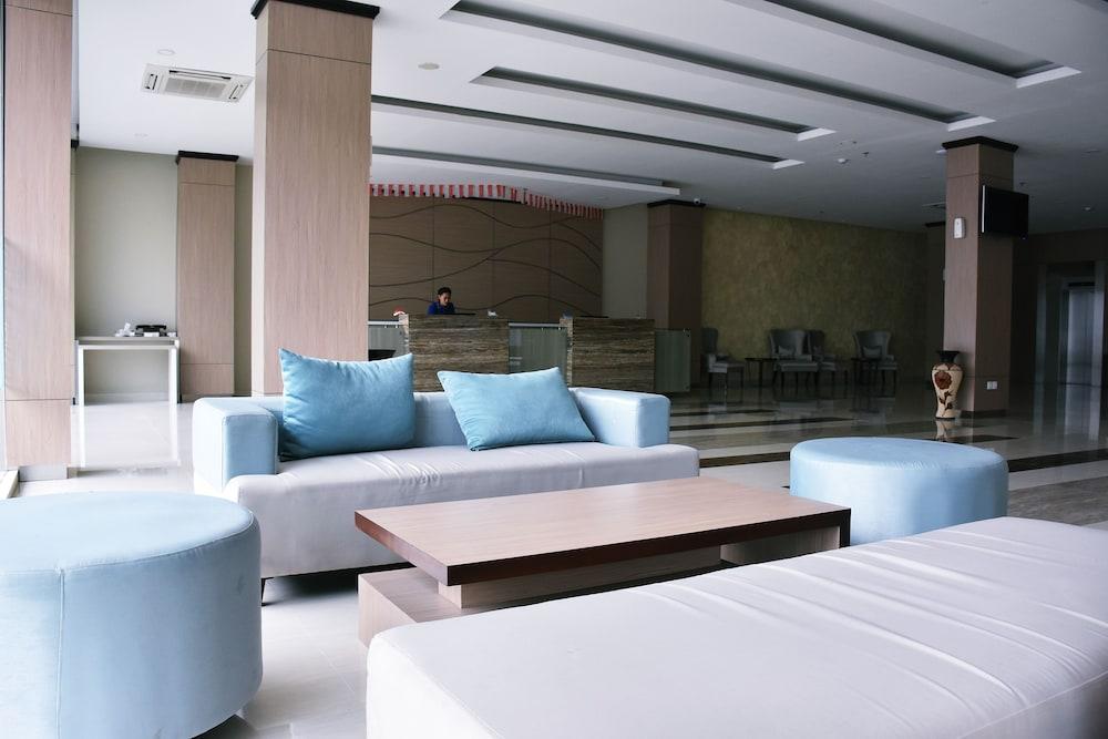 Terraz Tree Hotel Jakarta Exterior photo