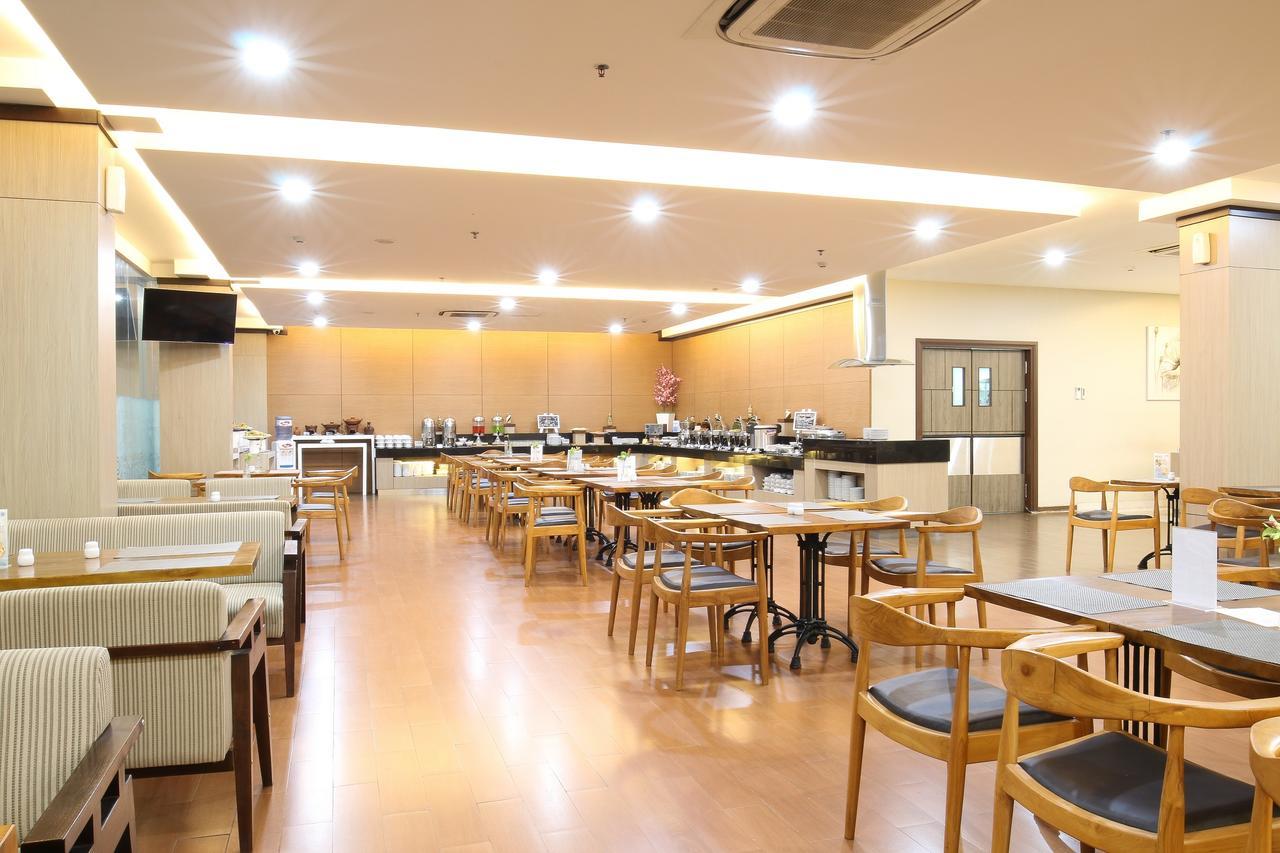 Terraz Tree Hotel Jakarta Exterior photo