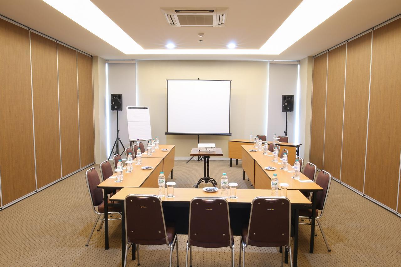 Terraz Tree Hotel Jakarta Exterior photo